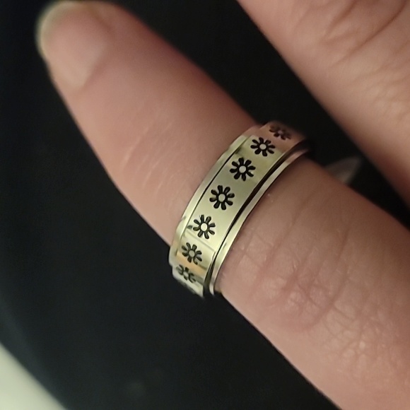 SET OF 8 SPINNER RINGS!! - Picture 11 of 11